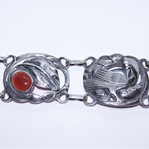Danecraft Felch & Co Sterling Silver and Carnelian Link Bracelet - Doves - Picture 5 of 9